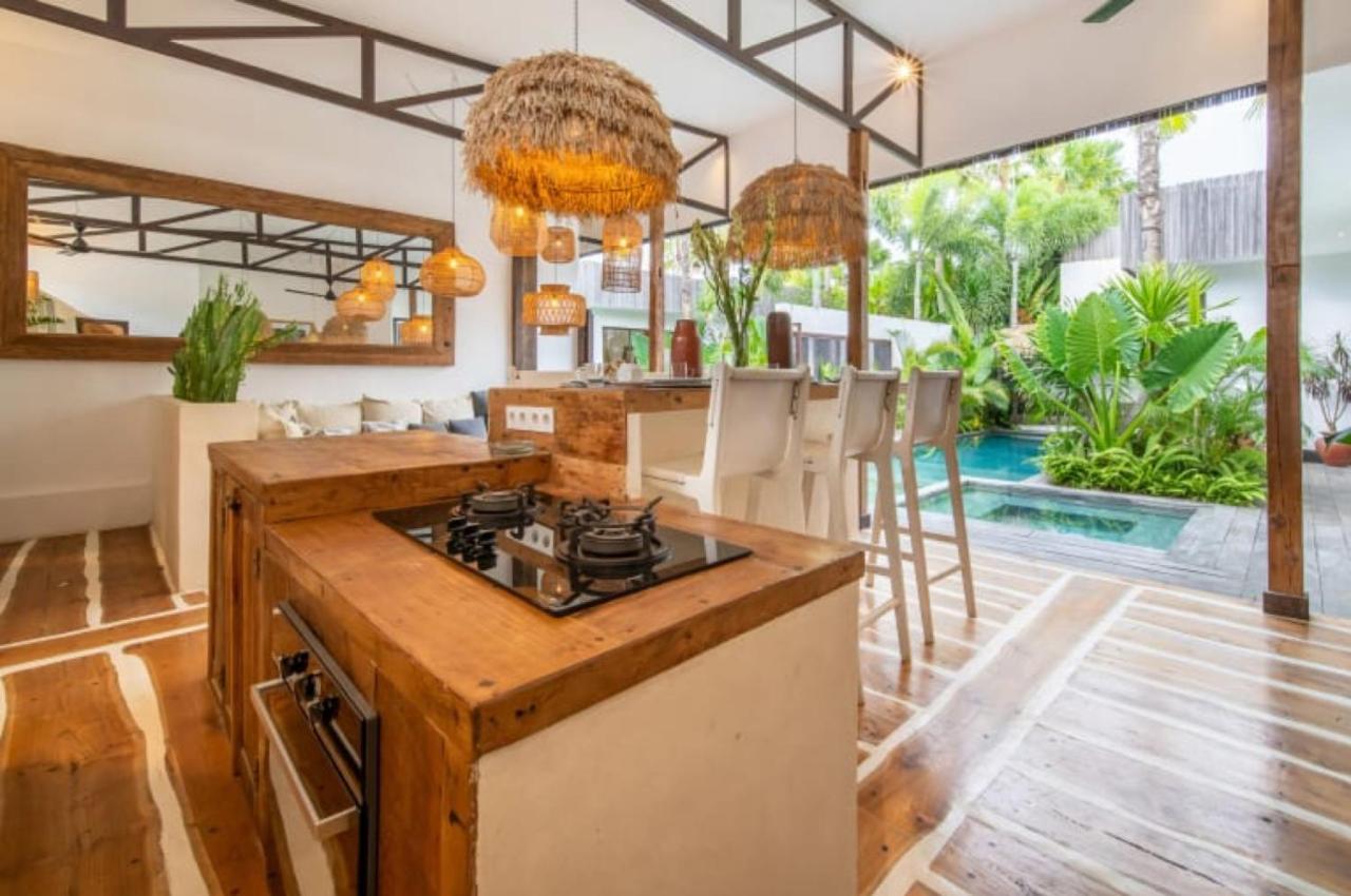 Villa Yogi Surf 3 Canggu Exterior photo