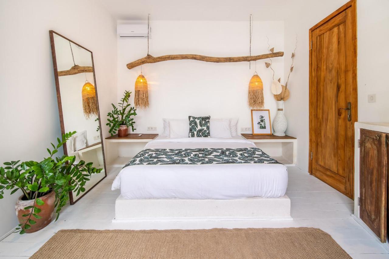Villa Yogi Surf 3 Canggu Exterior photo